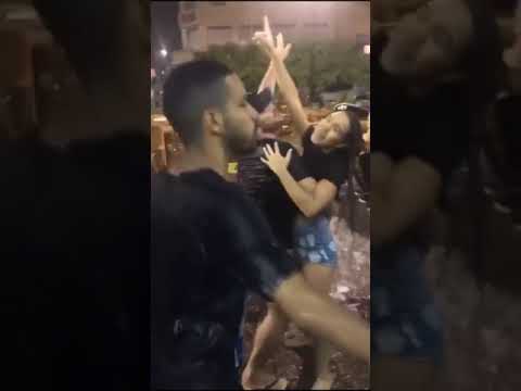 Casal Dançando Forro - Na chuva (Proteçao De Tela)