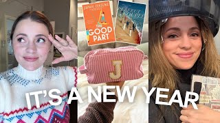 VLOG: New hair, What I'm Reading, Makeup I Packed, Winter thoughts™️