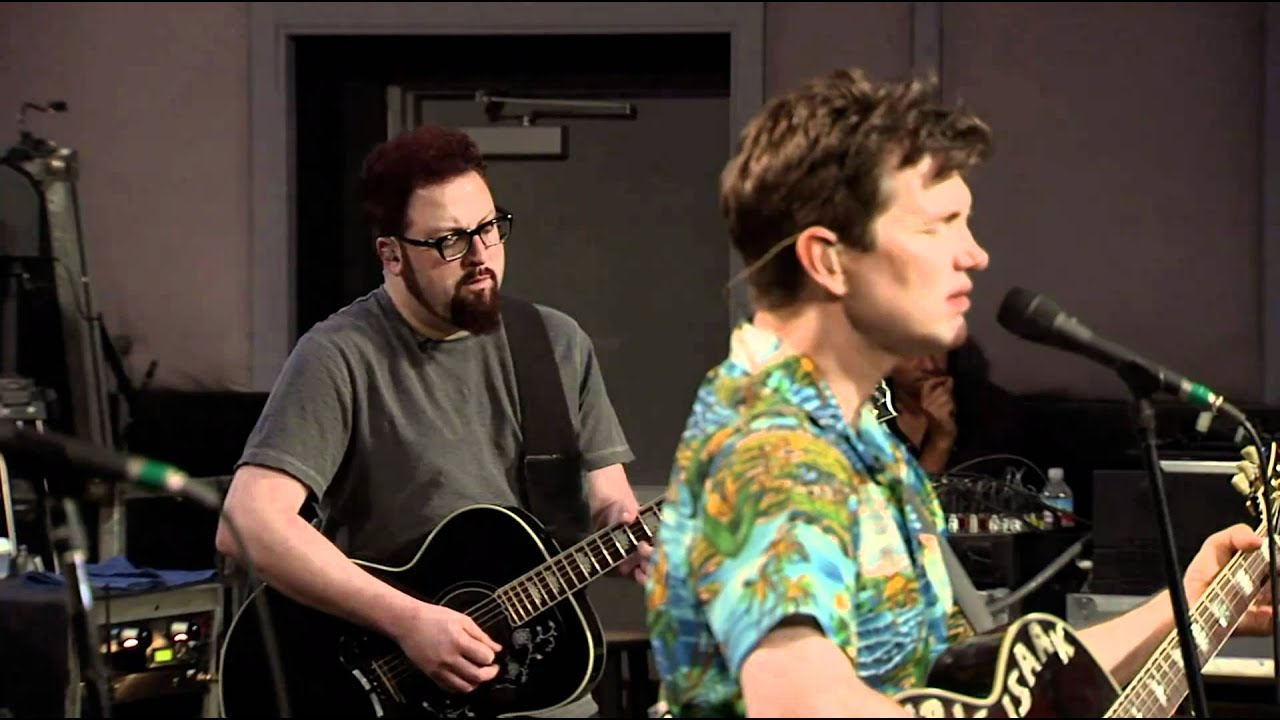 Chris Isaak — Blue Spanish Sky (live)