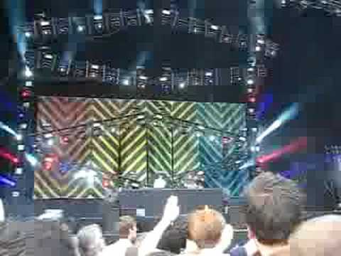 2 Many DJ's - The Bomb (Luke Francis) Live @ Main Square