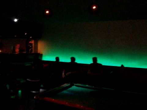 faaps vrijgezelle feest Karaoke klinkt nergens na haha