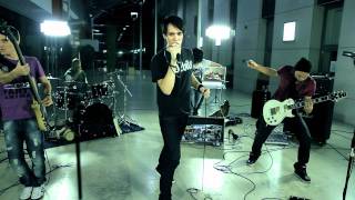 Moulin Rose - DON'T WAKE ME UP