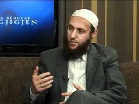 A lejohet femra të fal namazin e taravive në shtëpi? - 120.9