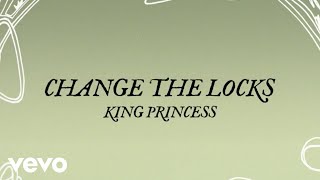 Kadr z teledysku Change the Locks tekst piosenki King Princess