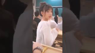 よくぞ美少女を守った！　#Shorts #shorts#美女