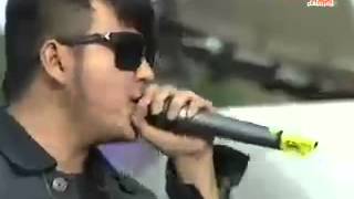 Download lagu Five minutes selalu menunggu mp3