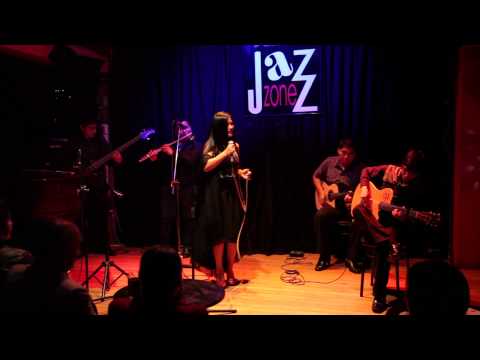 Mana Waylluna  Consuelo Jerí