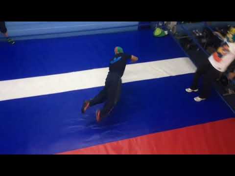 El zangano y triyoncito  gym Charles bronson  mexicano