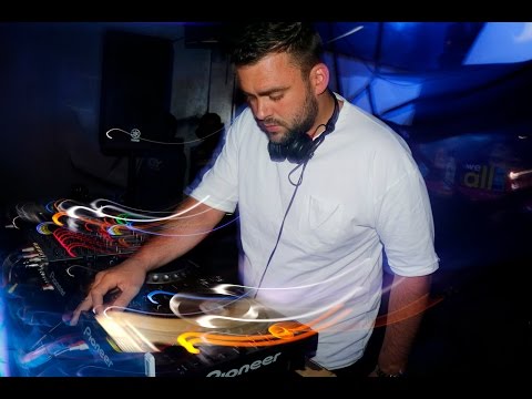 Groove Hunters W/ Max Chapman "UK" (Resonance /Viva Music/ Snatch!)