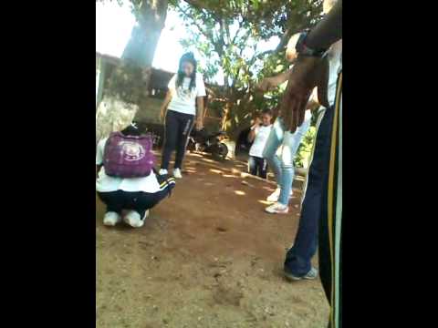 Jugando Mables  En El cole xD