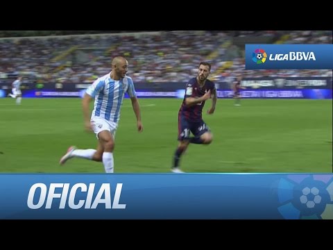 Remate de Charles que consigue despejar Riesgo