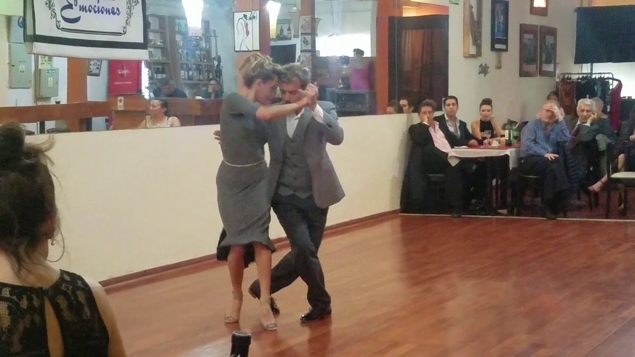 Video thumbnail for Delfina Pissani y Diego Valero (Milonga " En lo de Balmaceda")