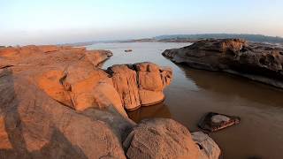 preview picture of video 'Beautiful the Mekong river stone island'