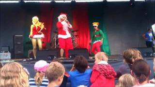 I&#39;m Santa and I know it LIVE