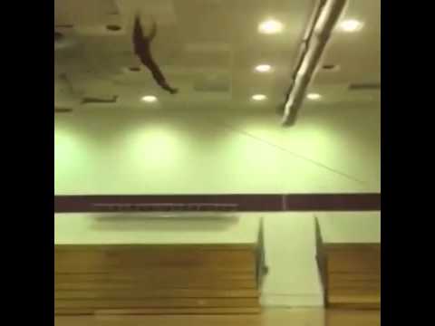 Cind intirzie profu de ed fizica