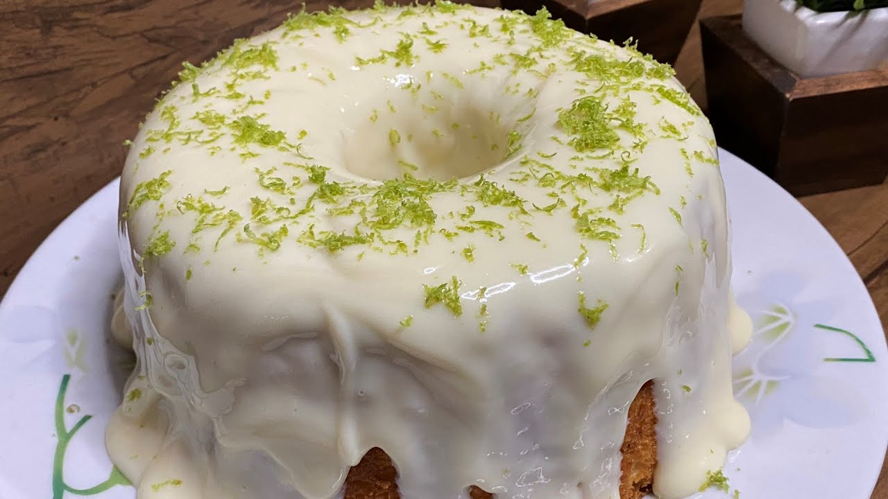 BOLO DE LIMÃO FOFINHO DE LIQUIDIFICADOR - RECEITA FÁCIL COM UMA COBERTURA ESPECIAL