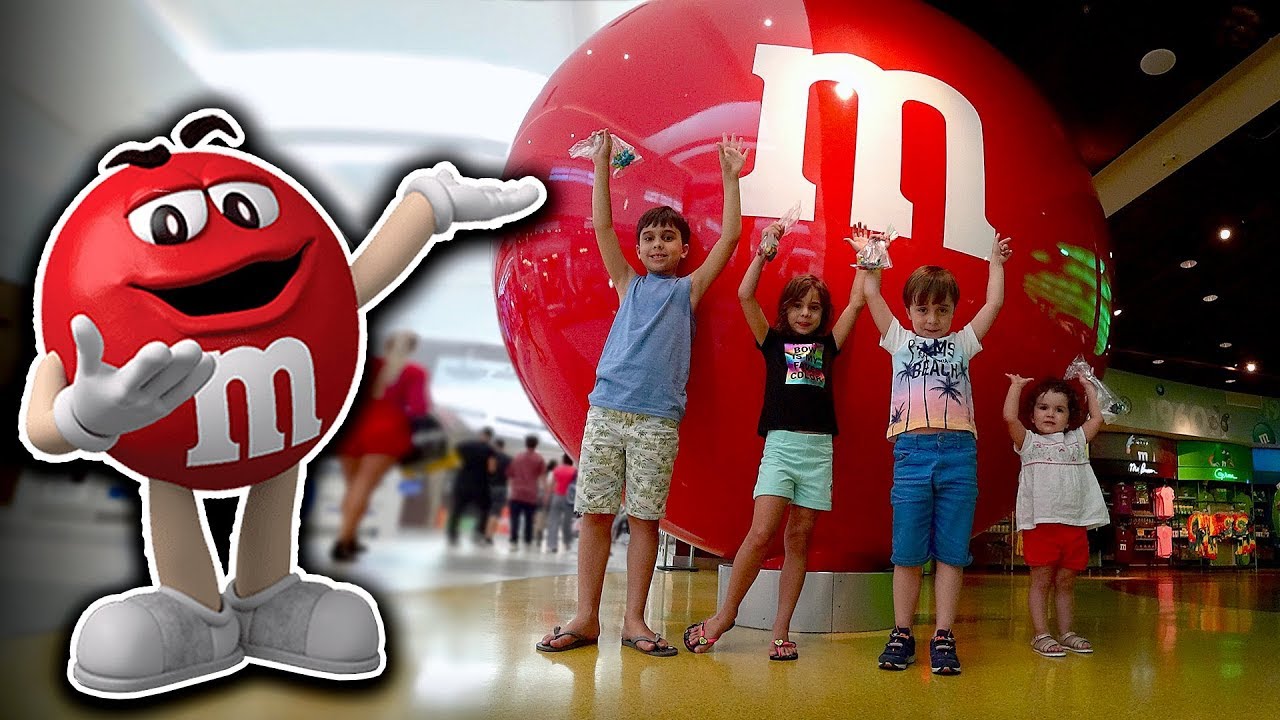 DIVERSÃO NA LOJA DE M&Ms DE ORLANDO COM OS PRIMOS - Familia Brancoala