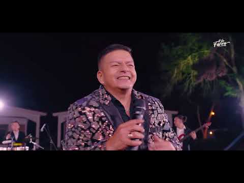 KIKE FARRO - (Mix Asi Se Goza - La Valentina) (En Vivo)