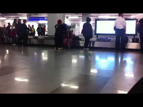 MKnews - Esma i Lozano prespaa na aerodrom