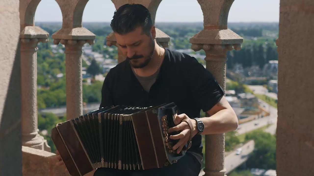 En Contrastes. Dana Frigoli - Corina Herrera - El Cachivache