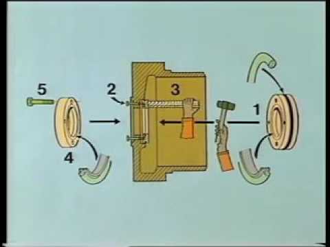 Exhaust valve overhaul procedure for 2 stroke marine diesel engine