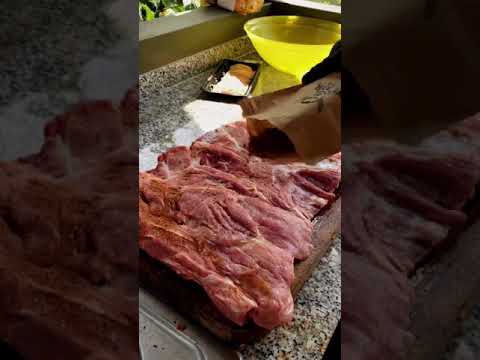 Mediterraner Spießbraten vom Gas und Holzfeuergrill.