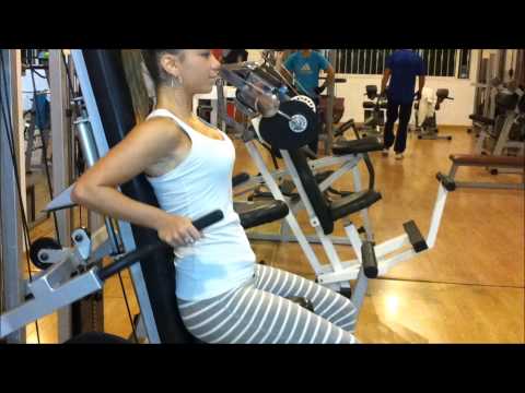 Fondos para tríceps en máquina