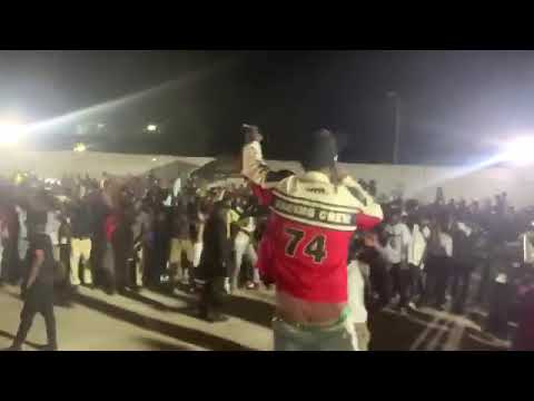 Retour en images sur la performance de Houzé Gvng au concert de Zerké au centre culturel de Nkayi