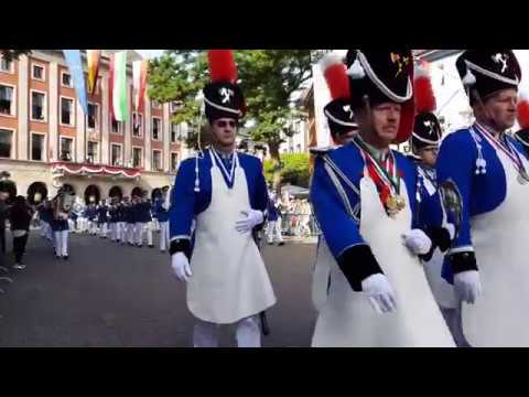 Neusser Bürger Schützenfest 2018 - Aufmarsch des Schützenregiments am Markt 26.8.2018