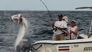 preview picture of video 'Huge Tarpon at Silver King Lodge-Costa Rica'