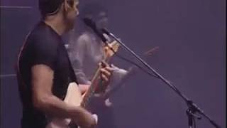 Divididos - ¿Que tal?/Los hombre huecos/Azulejo