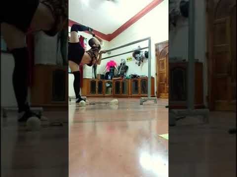 Dina Blinkova stretching 