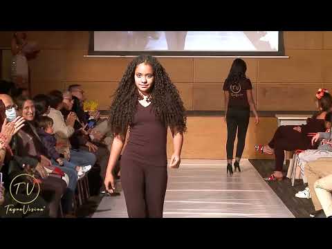 PASARELA MOONLIGHT, SALIDA EN UNIFORME ( GRUPO JUVENIL )