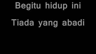 Download lagu Alyah Tak mungkin kerana sayang(lirik je) mp3