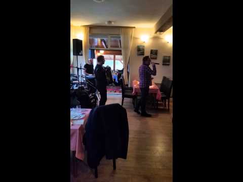 Necko halac live vidjas li mi staru ljubav