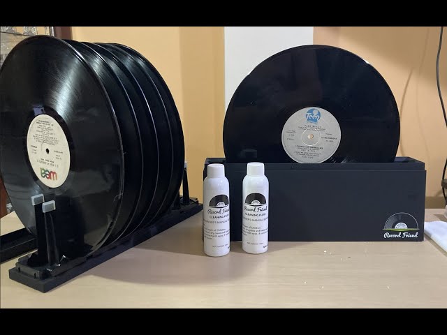 Vídeo relacionado con Kit de Limpiador de Discos de Vinilo Retro Musique con 7 Pulgadas y Caja de Almacenamiento de Discos de Vinilo EP para Mantener tu Vinilo Seguro y Suena Impecable.