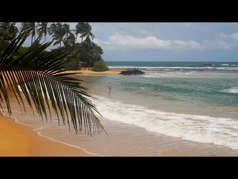 Unawatuna Beach, Galle, Sri Lanka. - Sri