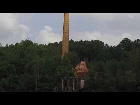 Sprengung des Schornsteins in Lunzenau 2016