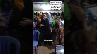Download lagu ustadzah mumpuni pengajian di bantul jogjakarta. #shorts #mumpuni #viral #mumpunilucu mp3 Download lagu ustadzah mumpuni pengajian di bantul jogjakarta. #shorts #mumpuni #viral #mumpunilucu mp3