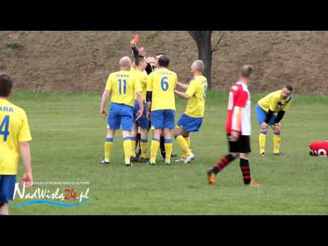 Piłkarz Iskry Sobów popychał i uderzył sędziego, 24.04.2016 HD