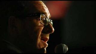 Elvis Costello - Accidents Will Happen (Live)