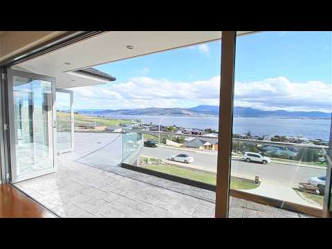 Ant Manton presents - 728 Oceana Drive, Tranmere