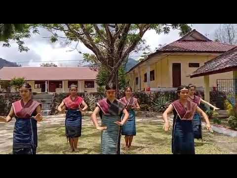Latihan tortor sibunga jambu" Hutur Sanggul"
