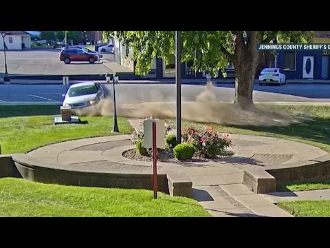 67-year-old accused of drunk driving after doing donuts on Indiana courthouse lawn