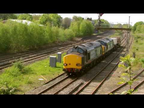Holywell Junction 9.5.2016 - DRS 37610 & 37069 on Valley flasks - Class 37
