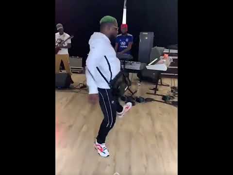 Naza et Ohmondieusalva sur du Ndombolo 🤣 #naza #ohmondieusalva