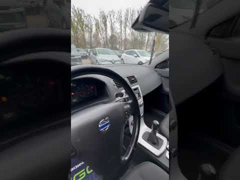 фото volvo v50 i рестайлинг 0