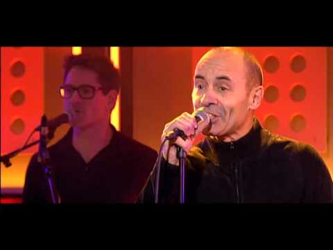 New Cool Collective & Matt Bianco (Mark Reilly) - We Should Be Dancing (DWDD, 23-11-2015)