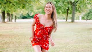 Videoklip Kristína - Keď nám dvom je do spevu s textom piesne