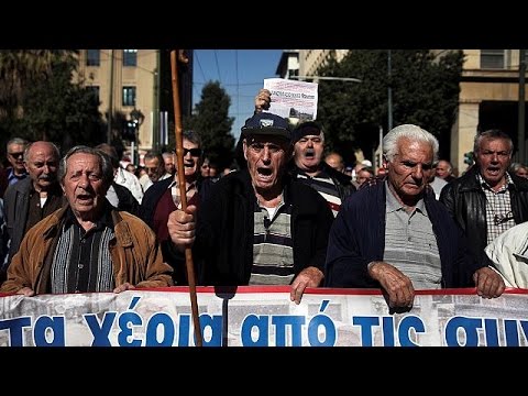 Griechenlands Rentner gehen auf die Barrikaden - world